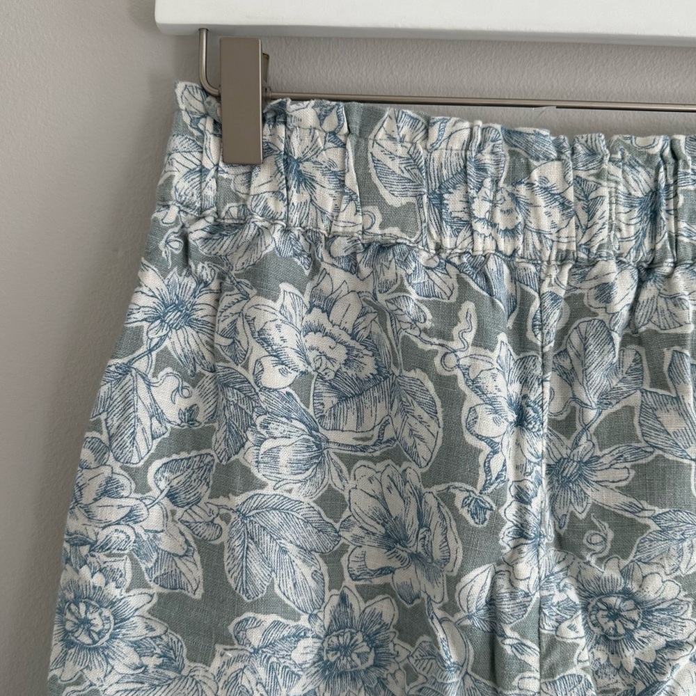 Abercrombie & Fitch Blue Floral Paper Bag High Waisted Shorts Size M - Picture 4 of 4
